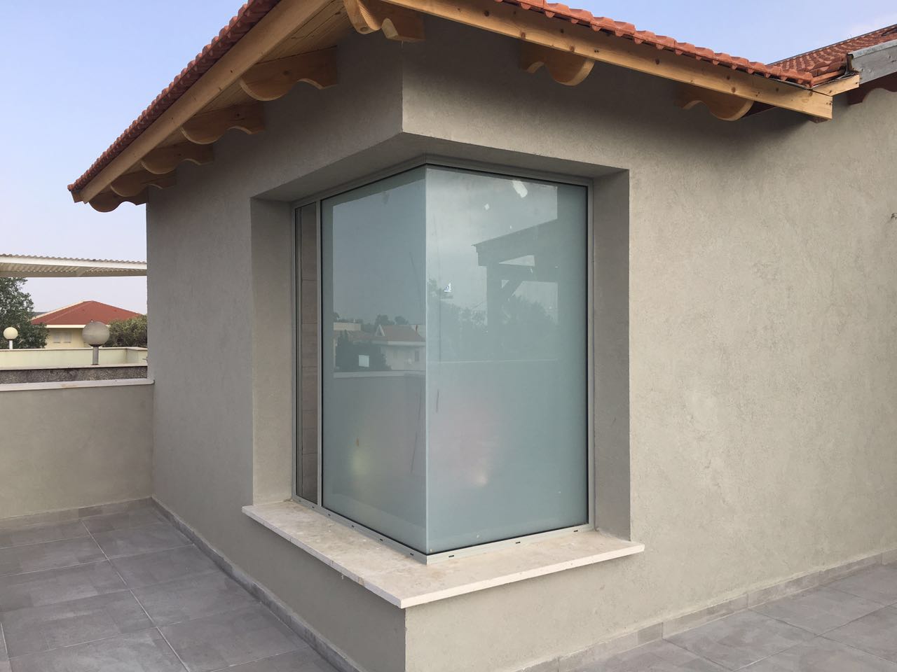 תוספת בניה על הגג ושיפוץ כללי בבית