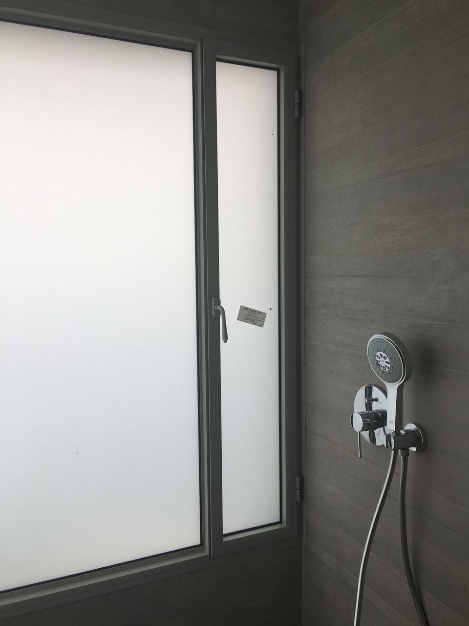 תוספת בניה על הגג ושיפוץ כללי בבית