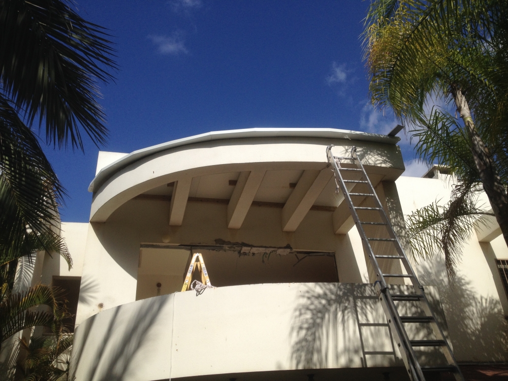 סגירת מרפסות ושיפוץ כללי