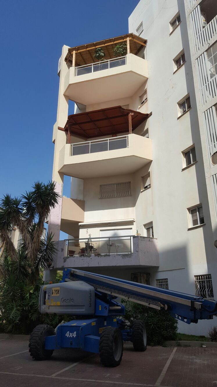 צילום מעבודה של לירון צפתי