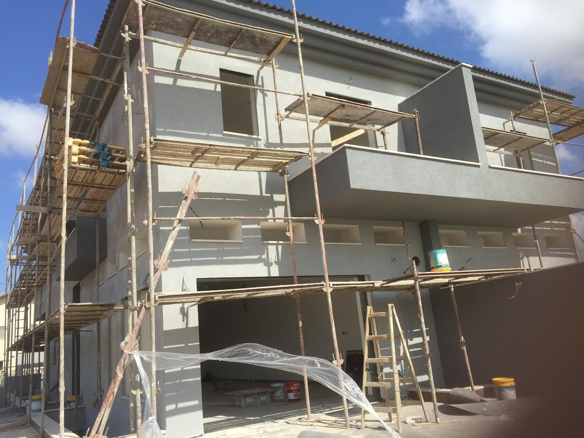 שיפוץ חיצוני במבנה