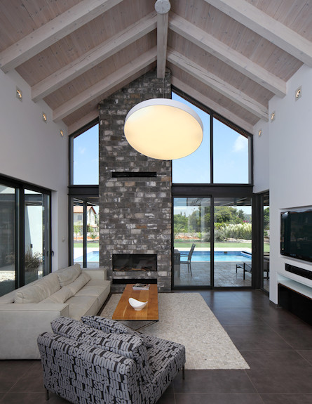 צילום מעבודה של גיא חזן