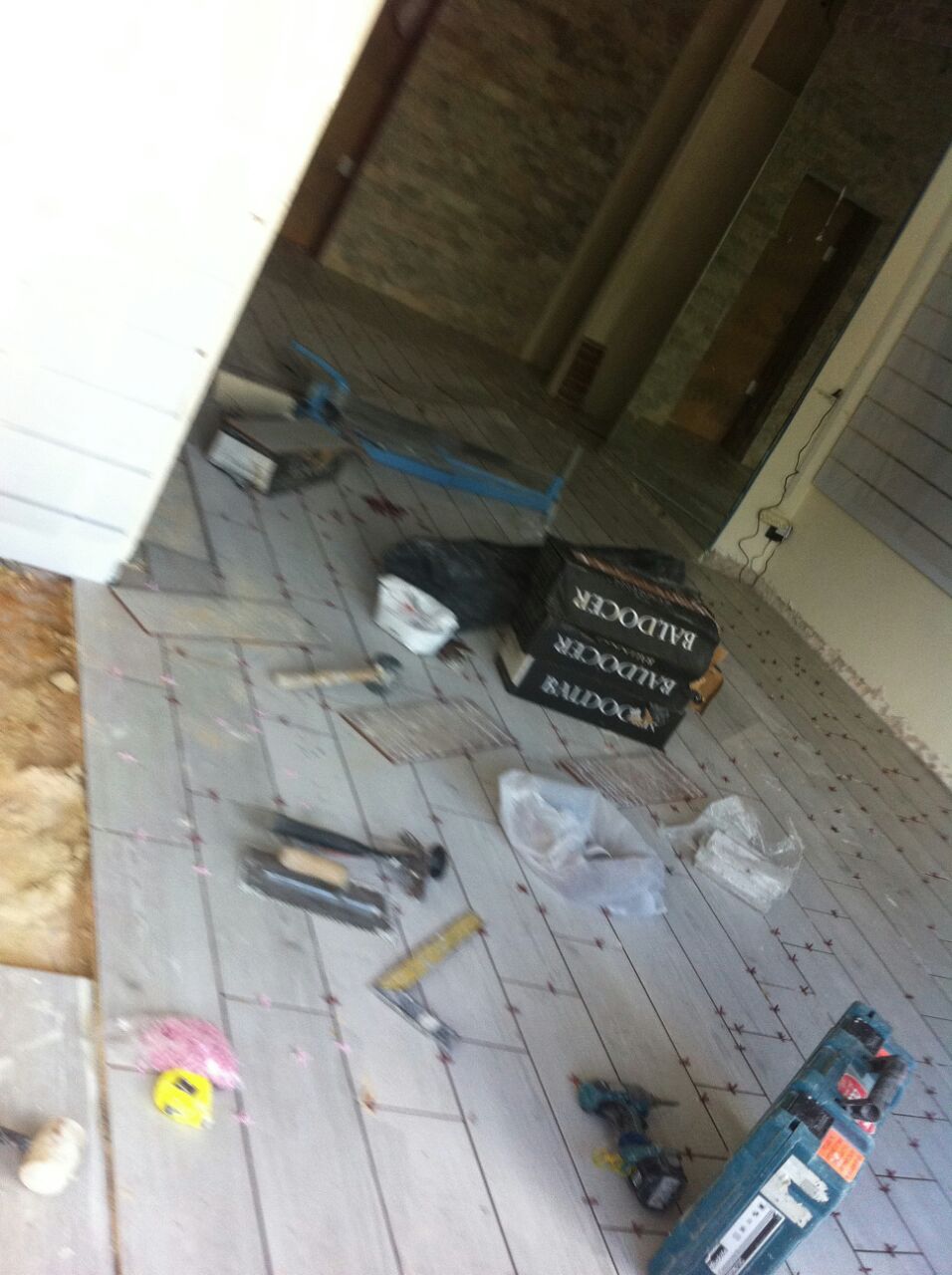 שיפוץ חנות בגדים