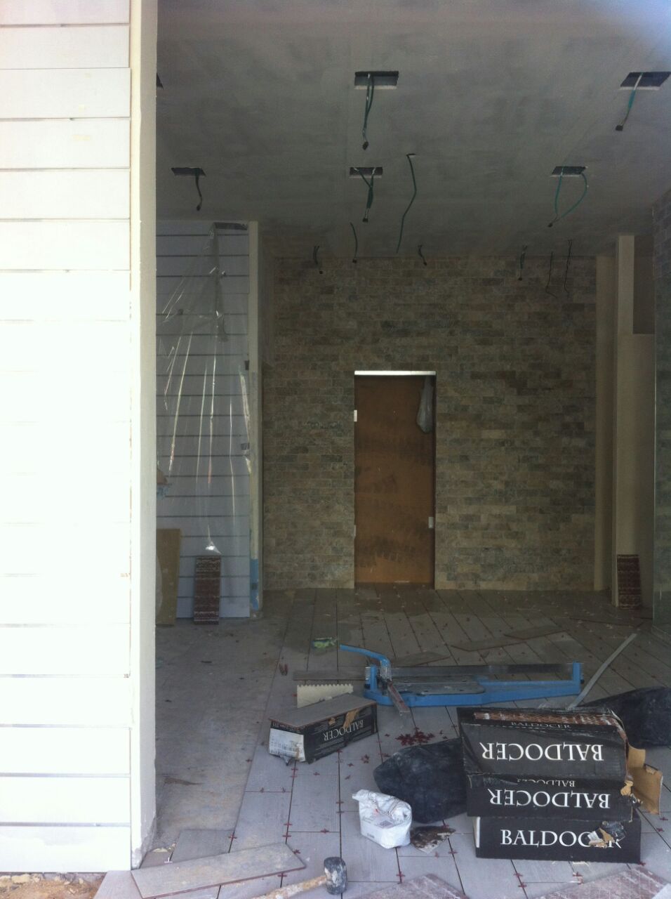 שיפוץ חנות בגדים