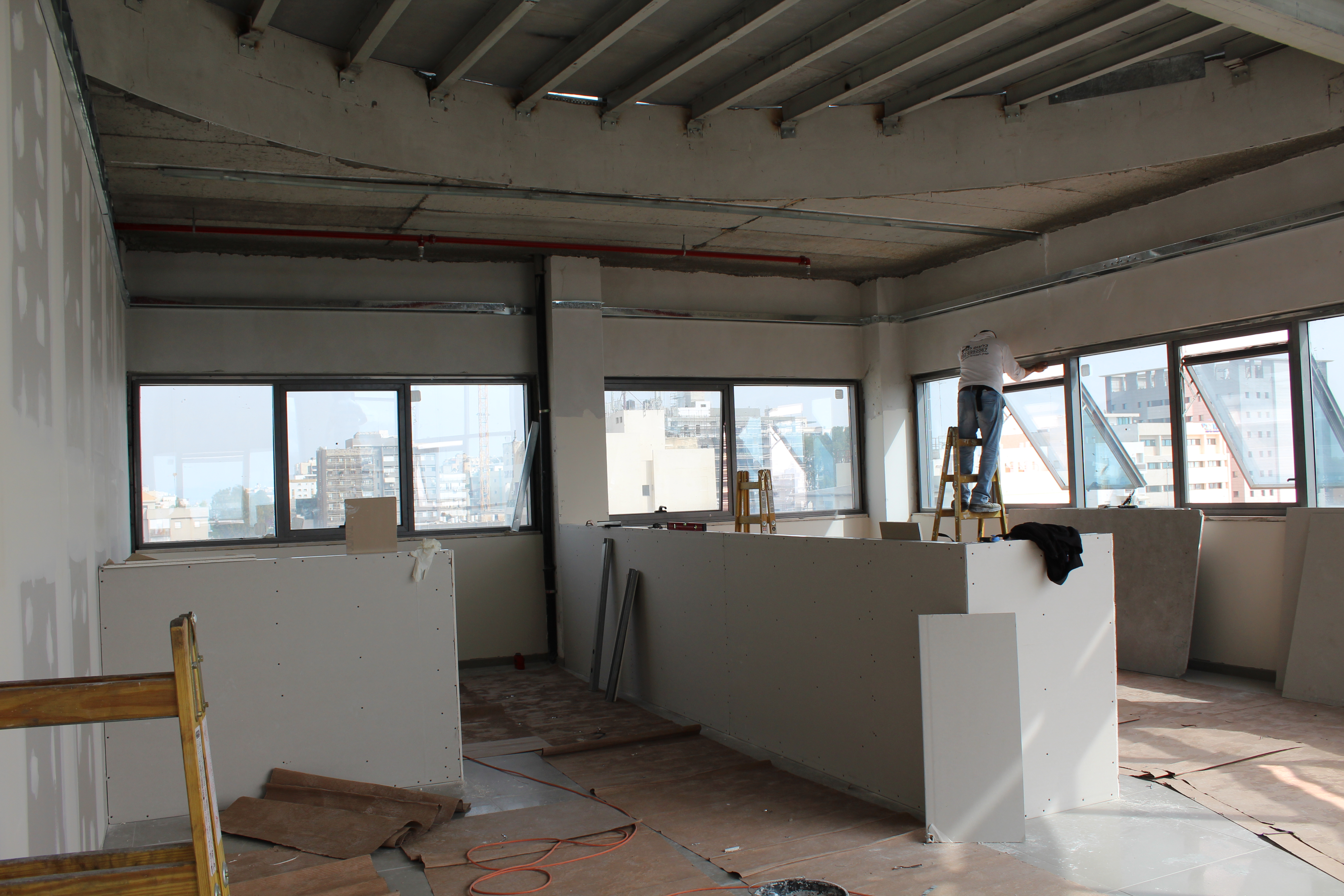 שיפוץ בניין