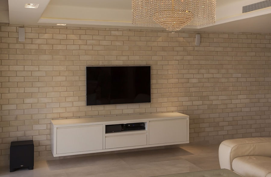 צילום מעבודה של אסף זוזוט