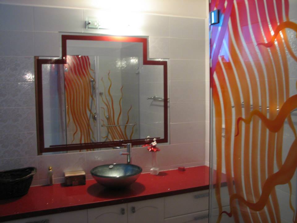 עבודות זכוכית בבית