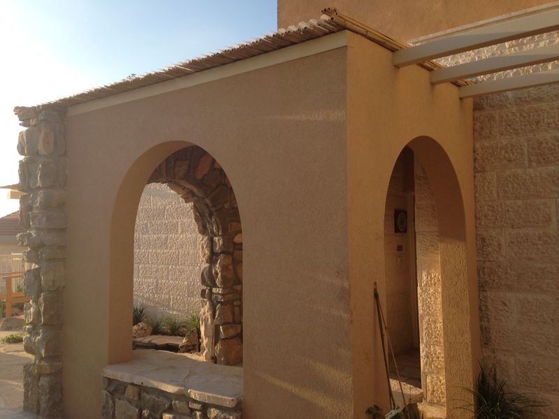 בנייה אומנותית באבן טבעית