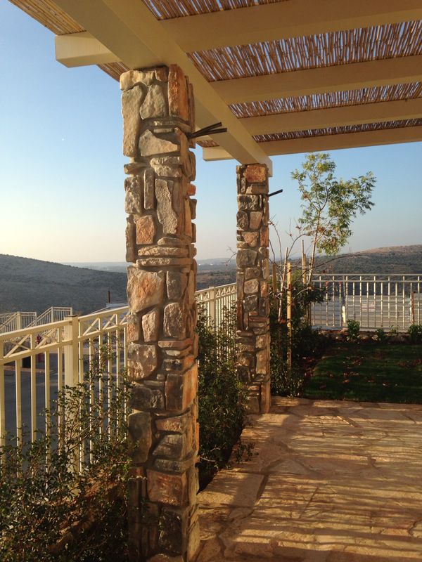 בנייה אומנותית באבן טבעית