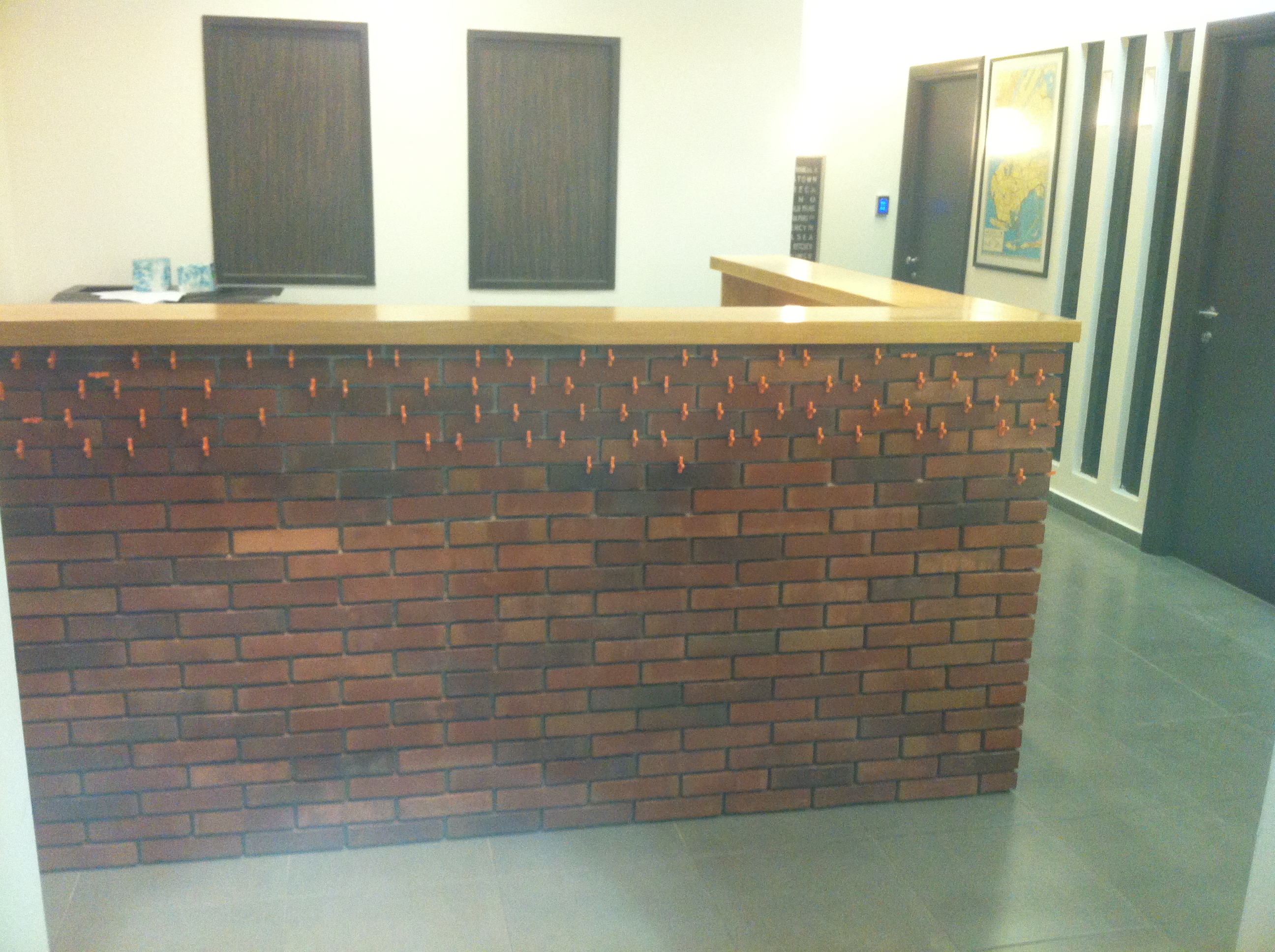 בניית דלפק משרדי