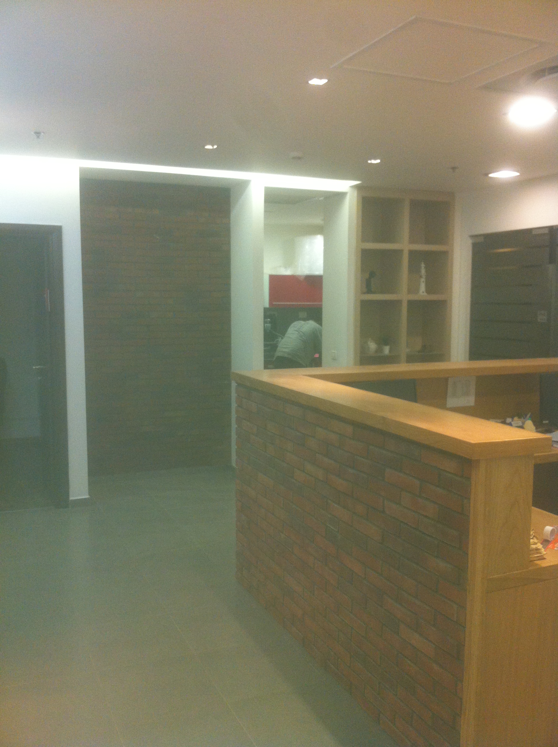 בניית דלפק משרדי