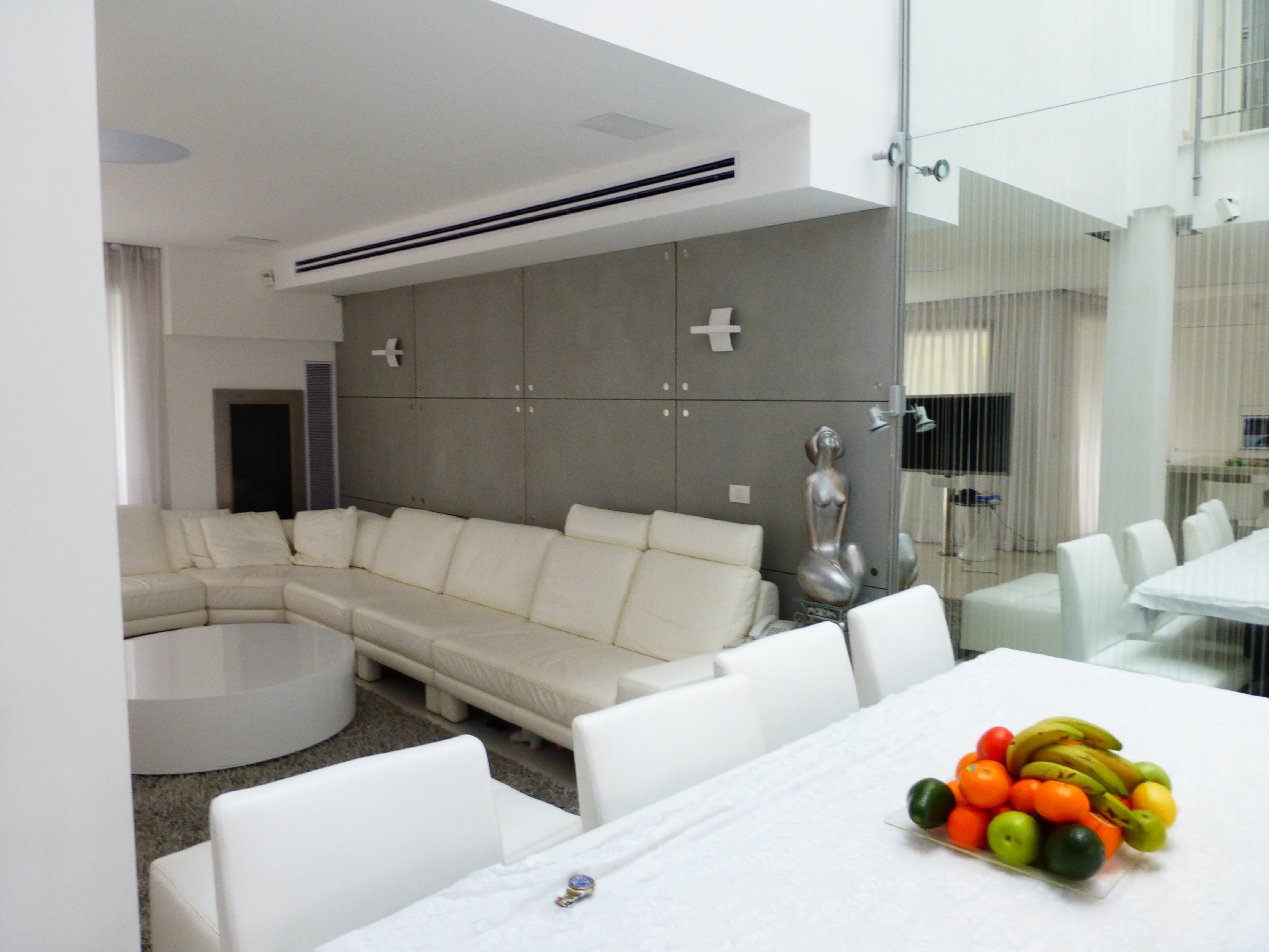 צילום מעבודה של תומר לובוטון