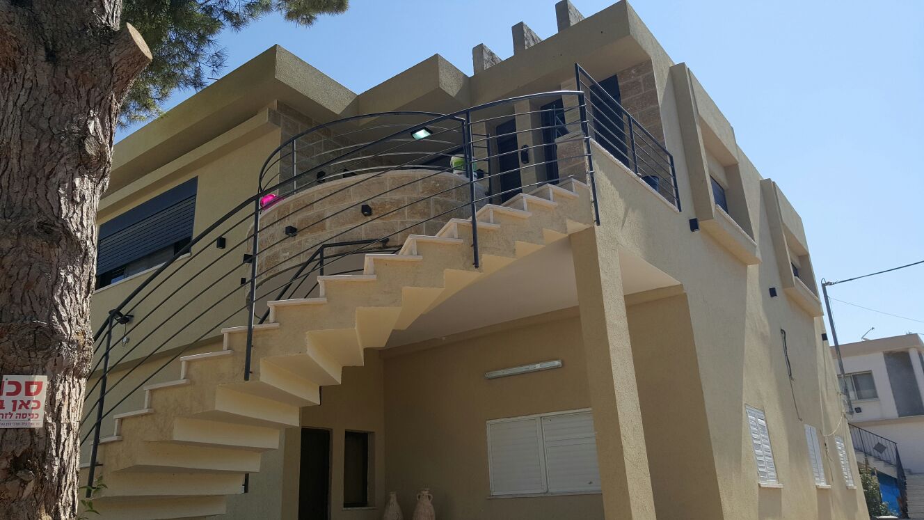 צילום מעבודה של גיא כספי