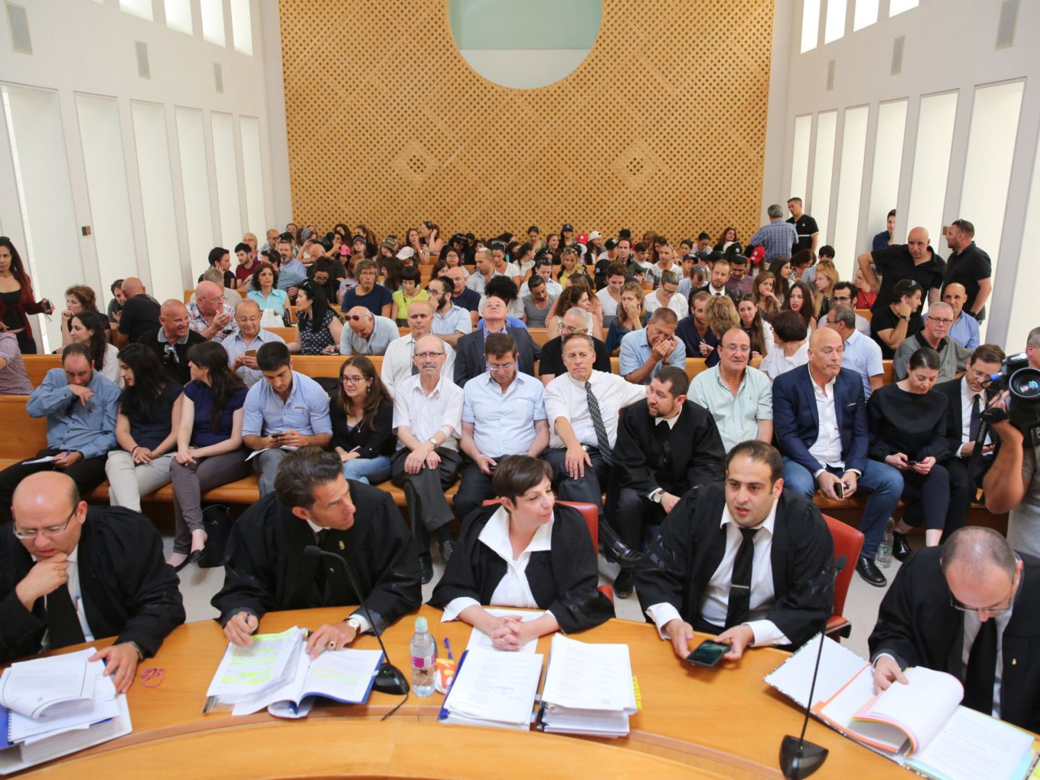 צילום מעבודה של אוהד שפק