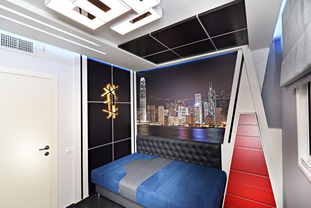 צילום מעבודה של יורי