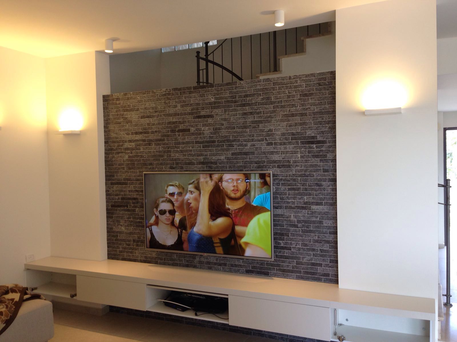 צילום מעבודה של אוראל אלמקיאס