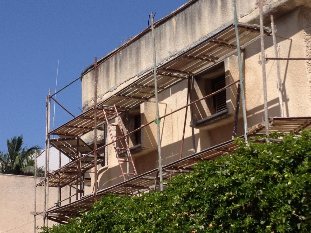 שיפוץ חיצוני ושיפוץ קוסמטי לבית פרטי