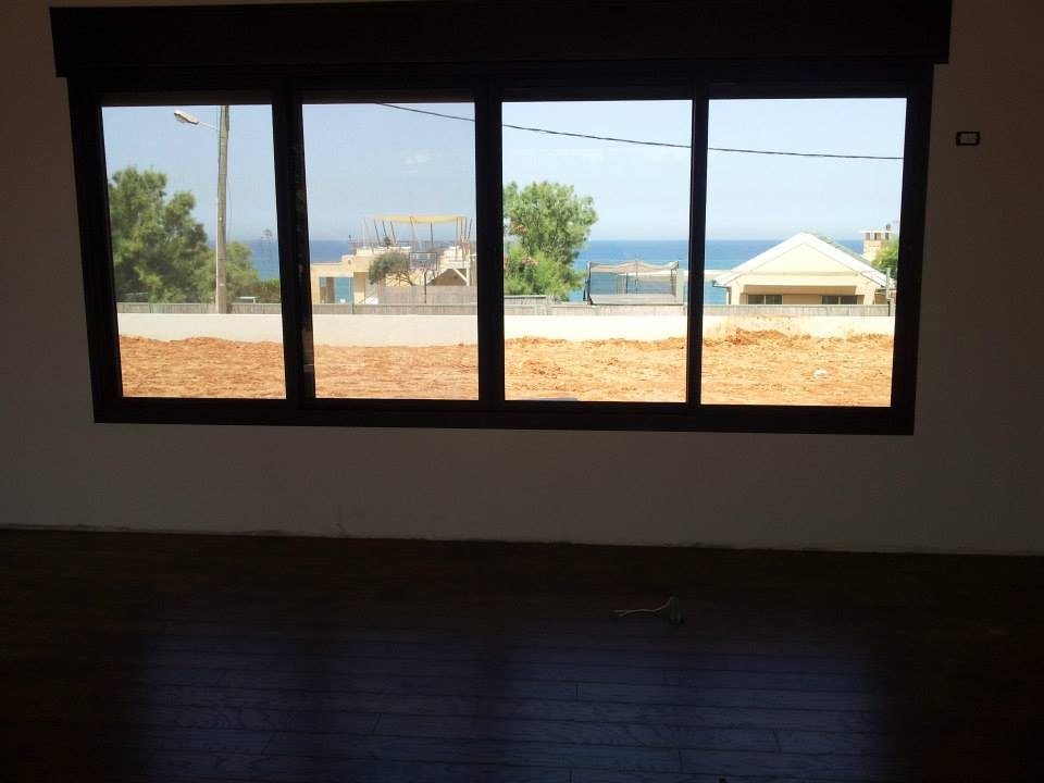 הריסת מבנה ישן ובניה מחדש עד גמר