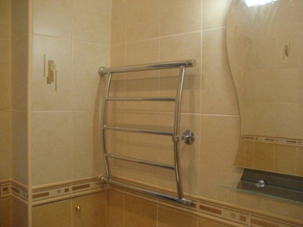 אמבטיות וחדרי שירותים