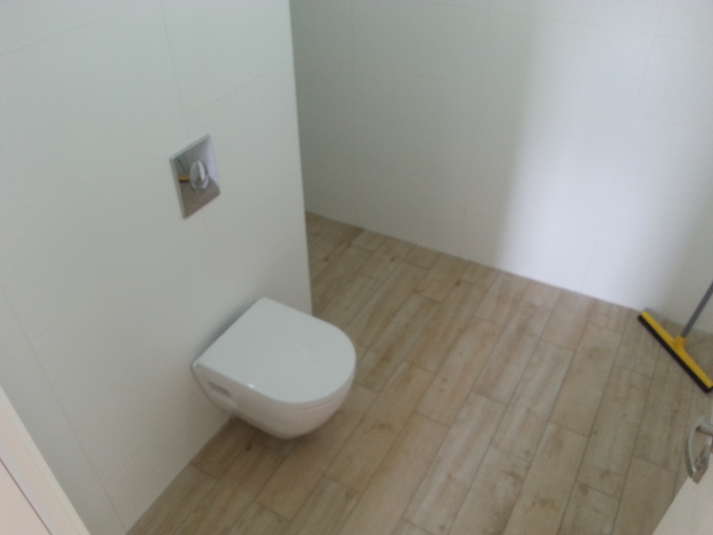 אמבטיות וחדרי שירותים