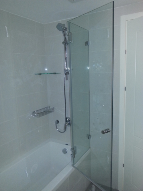 אמבטיות וחדרי שירותים