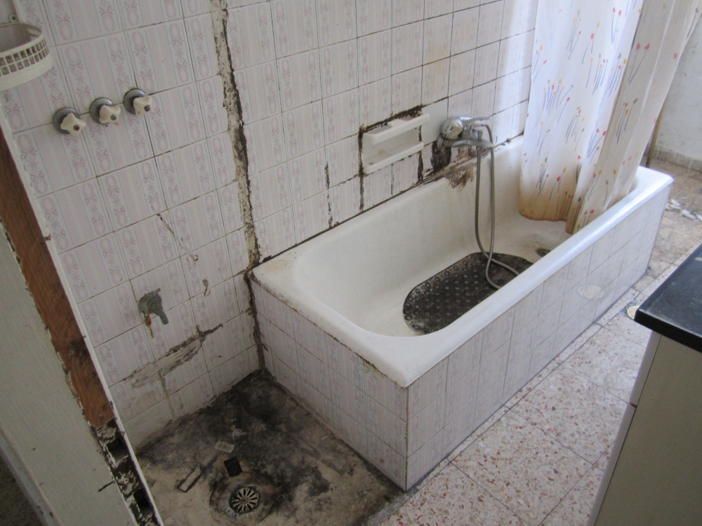 אמבטיות וחדרי שירותים