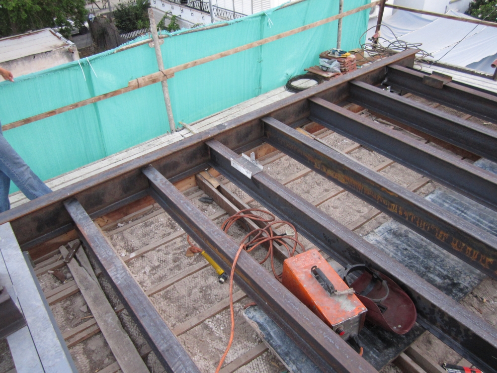 תוספת בניה על גג