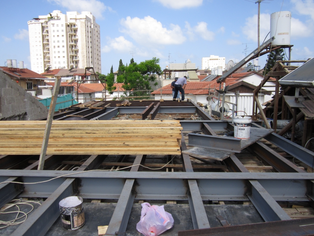 תוספת בניה על גג