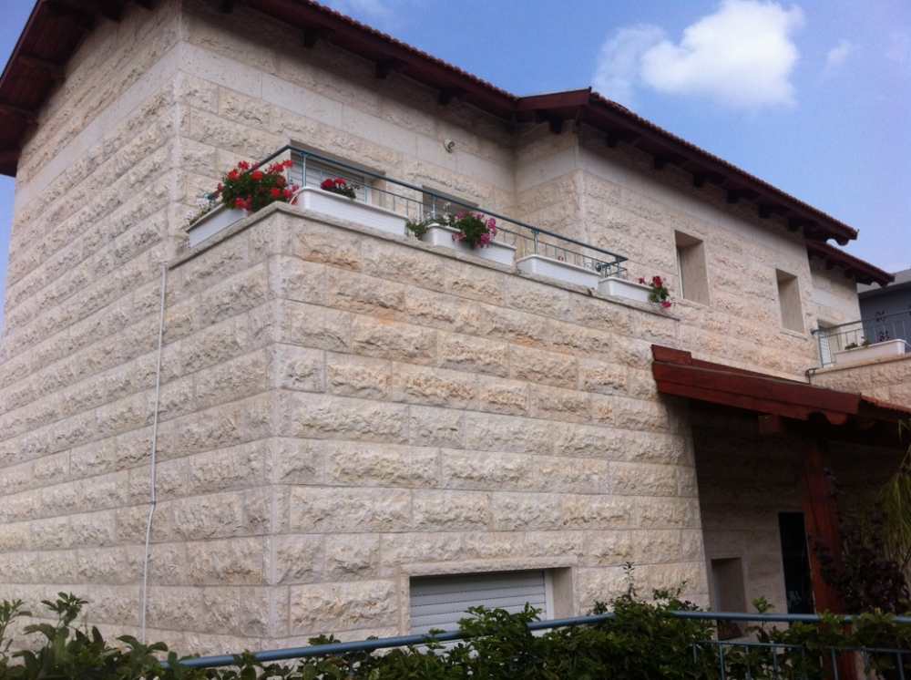 בניית בית במושב אביעזר