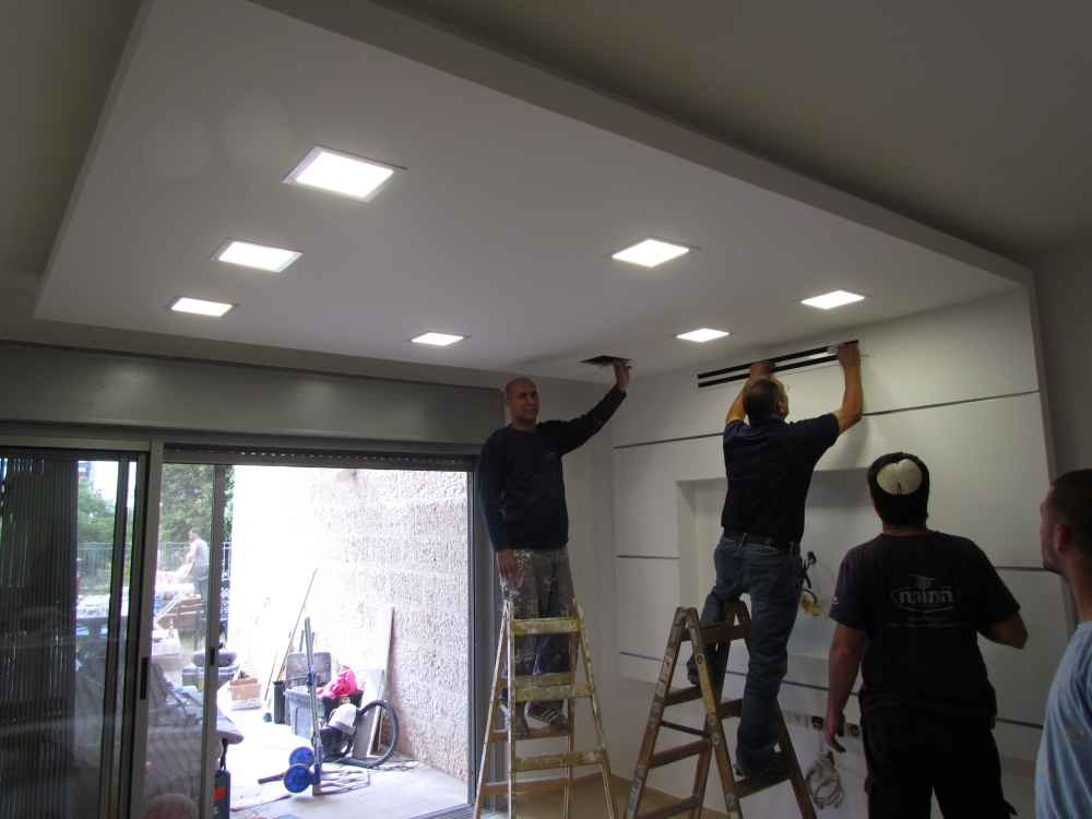 עבודת גבס מורכבת בסלון