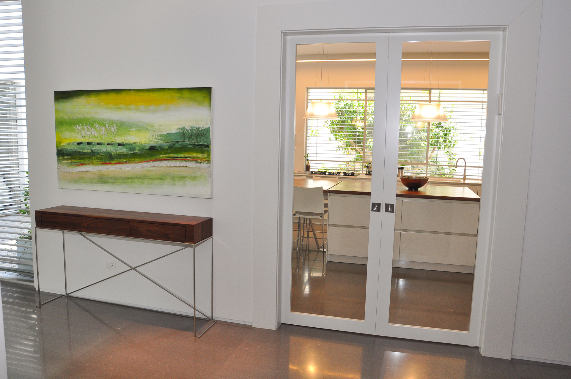 צילום מעבודה של איה דיזיין