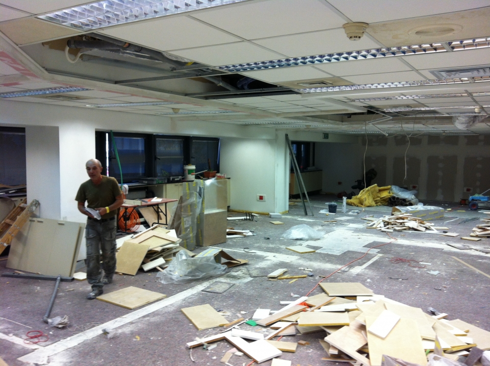 שיפוץ סניף בנק פועלים