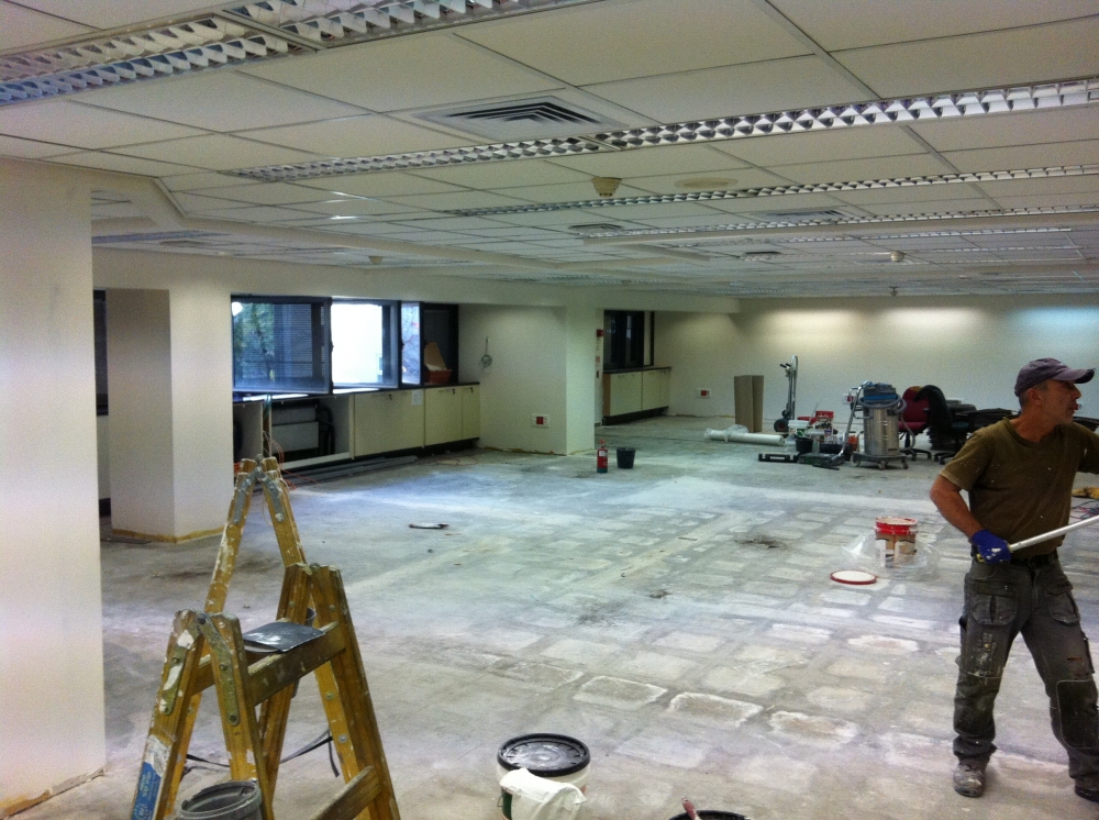 שיפוץ סניף בנק פועלים