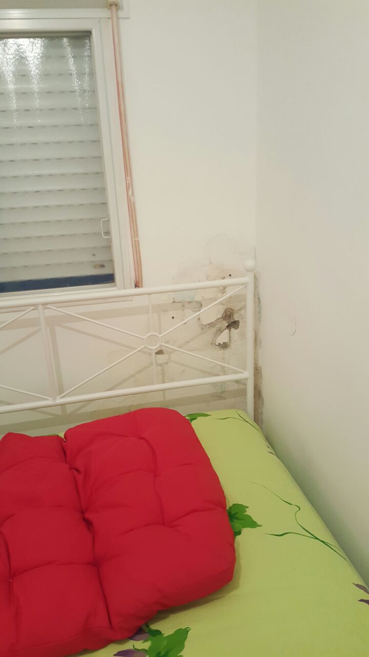 תיקון נזילה בקיר