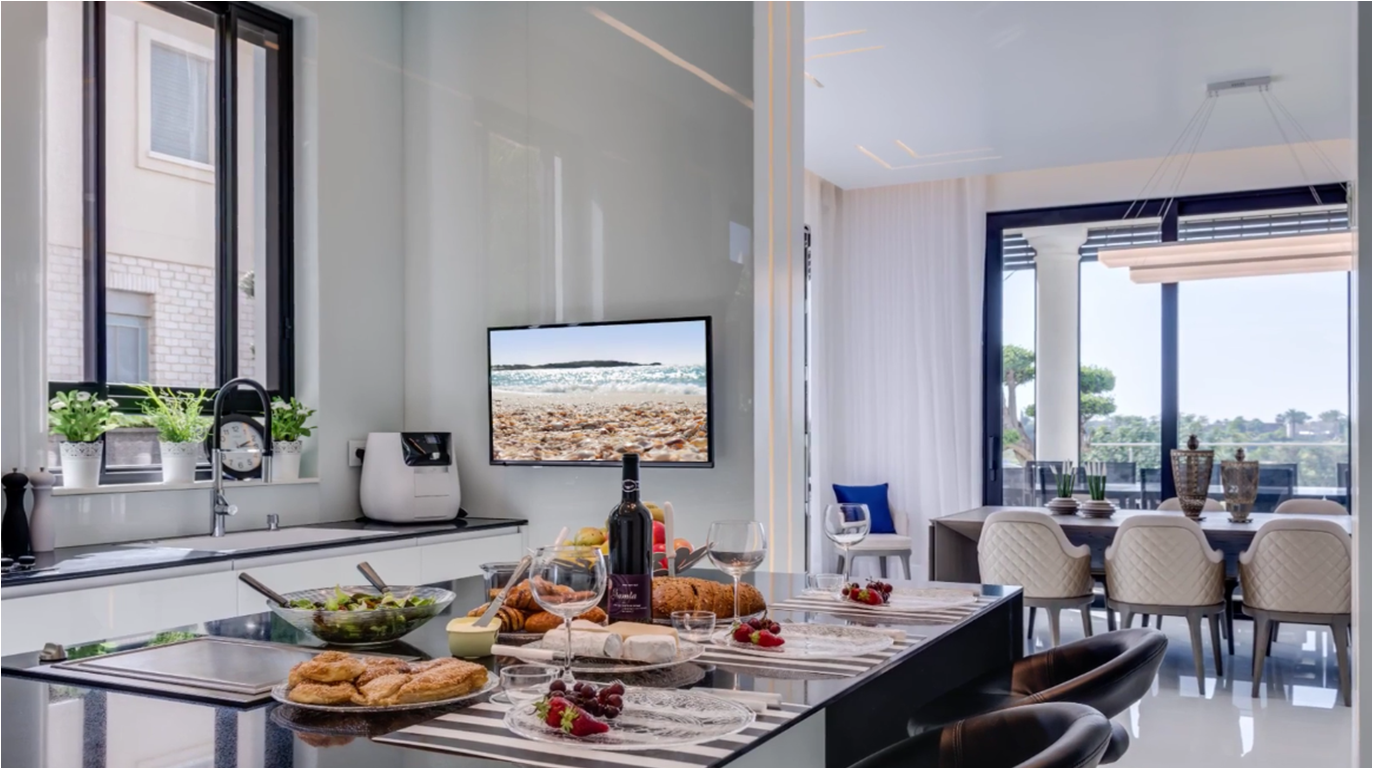 צילום מעבודה של מאסטרו אלומיניום