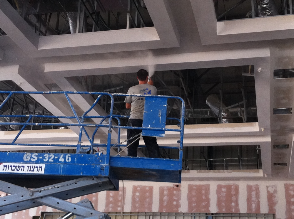 שיפוץ אולם האירועים קוסמוס