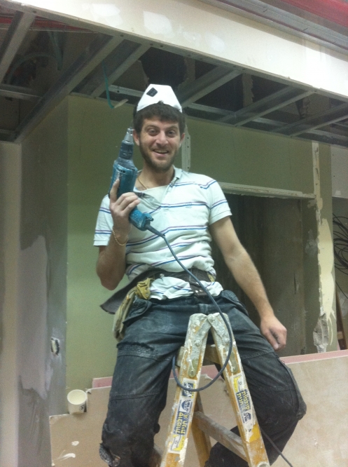 חלוקת קומה למעבדות