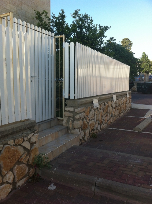 גדר, תיקונים וצבע