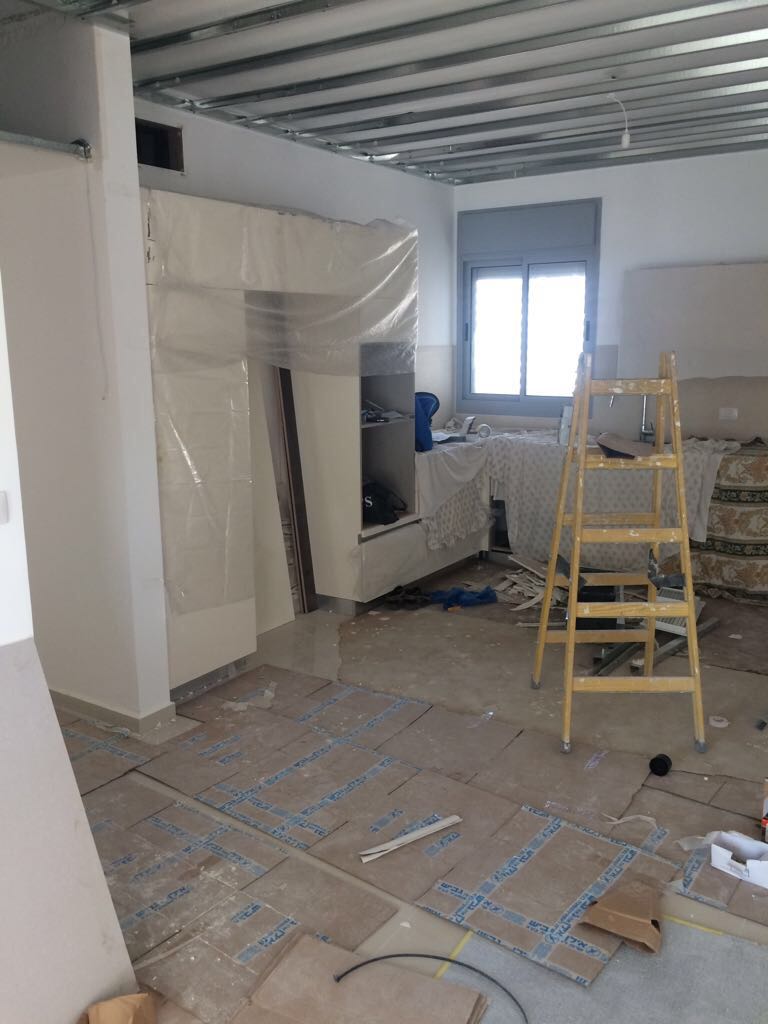 שיפוץ סלון ומטבח