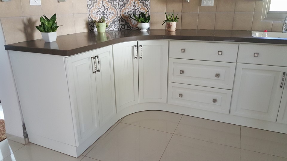 ריהוט ומטבחים