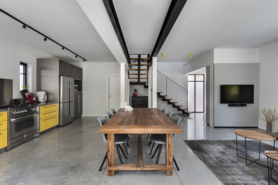 ×¤×× ×ª ×××× ×¢× ×©×××× ×¢×¥