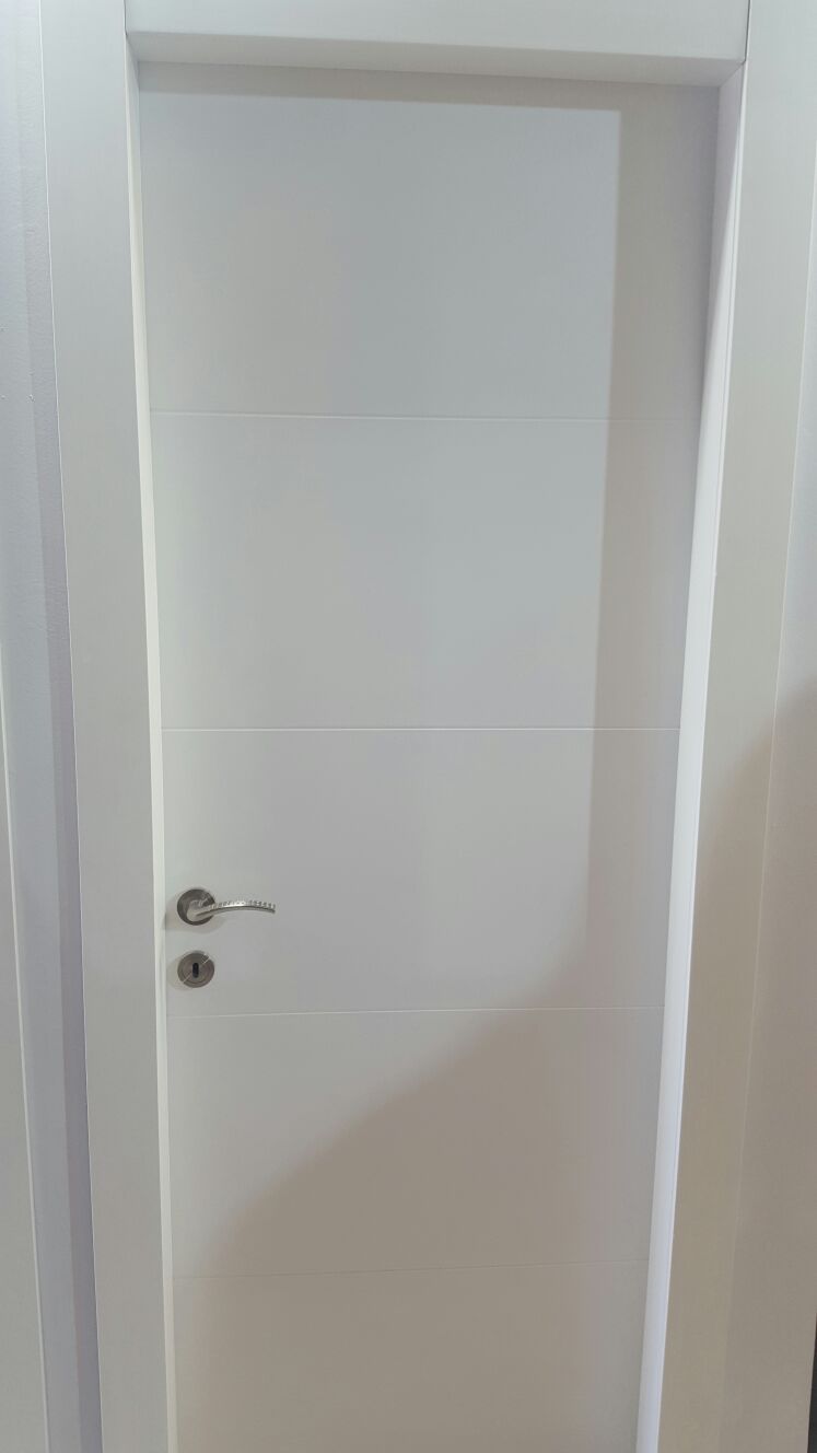 דלתות, פרגולות, פרקטים, דקים ודשא סינטטי