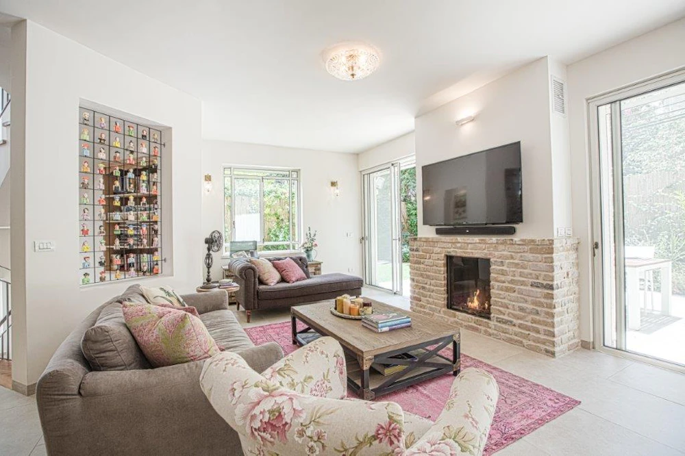 סלון ופינת טלוויזיה