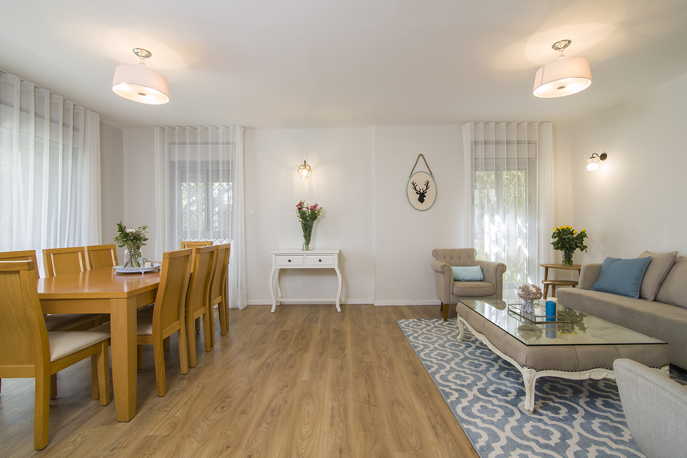 מגוון פרוייקטים של בתים פרטיים ודירות