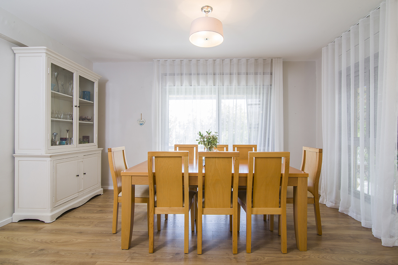 מגוון פרוייקטים של בתים פרטיים ודירות