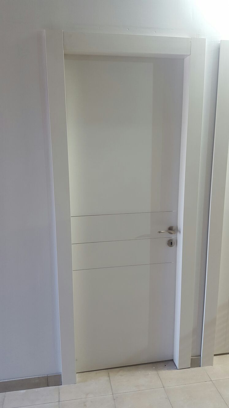 דלתות, פרגולות, פרקטים, דקים ודשא סינטטי