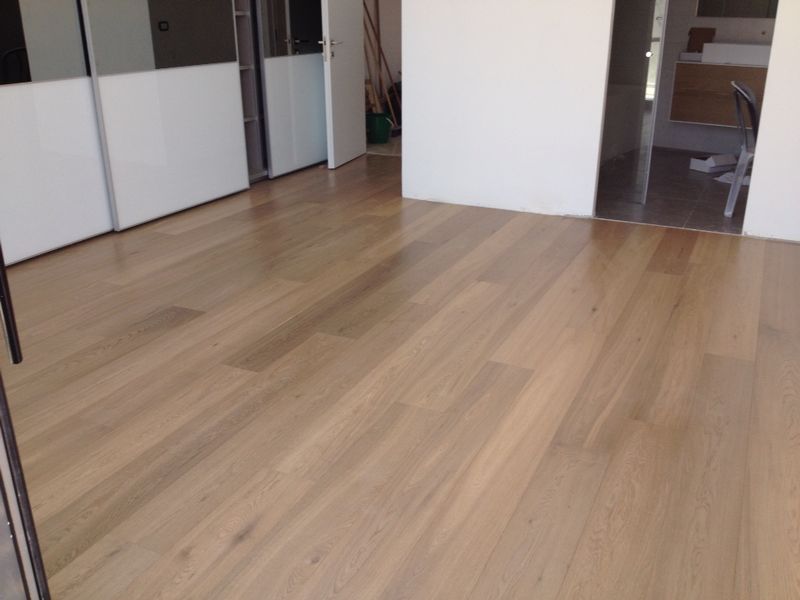 דלתות, פרגולות, פרקטים, דקים ודשא סינטטי