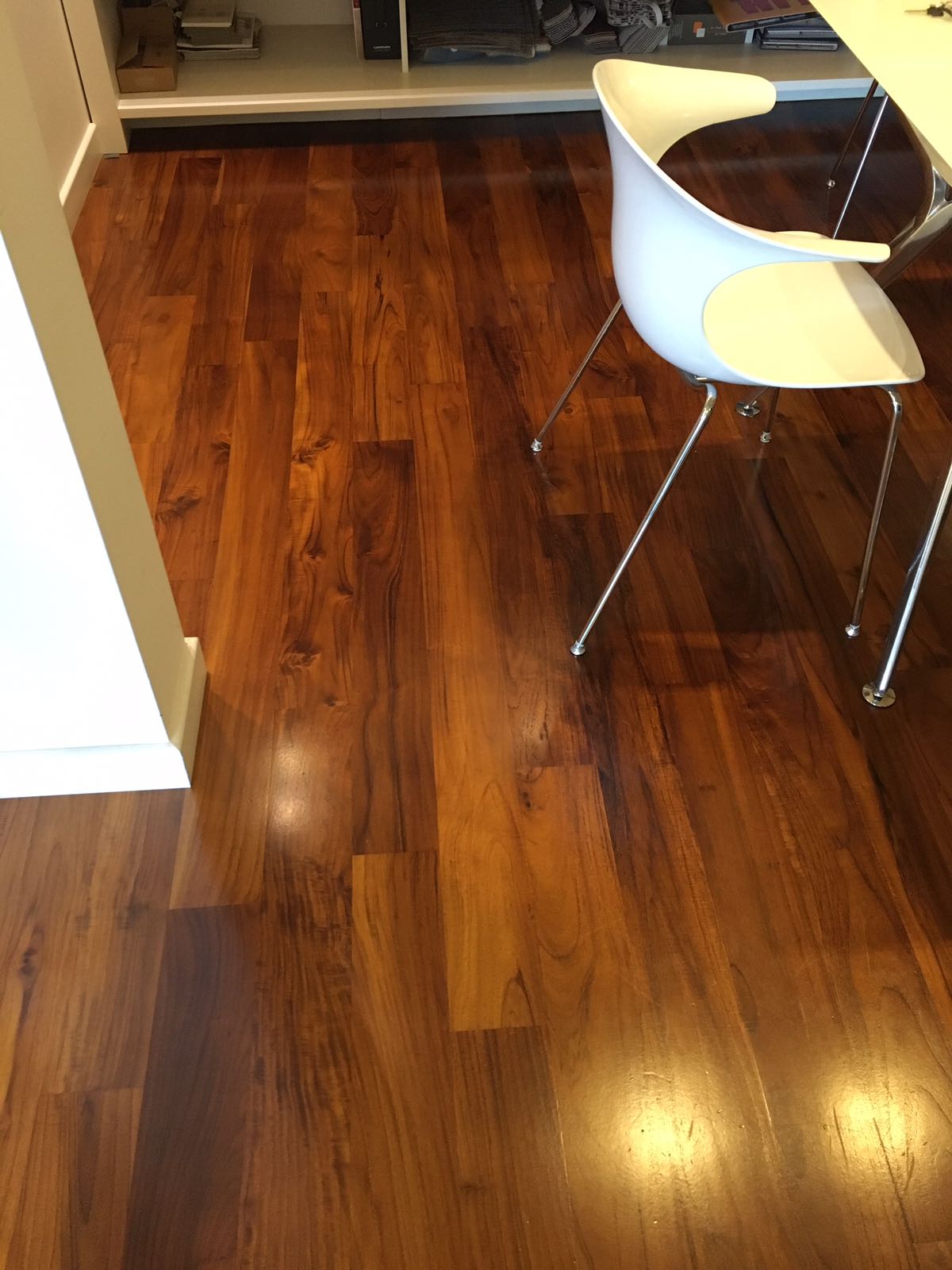 צילום מעבודה של פרקט & שטיח ישיר