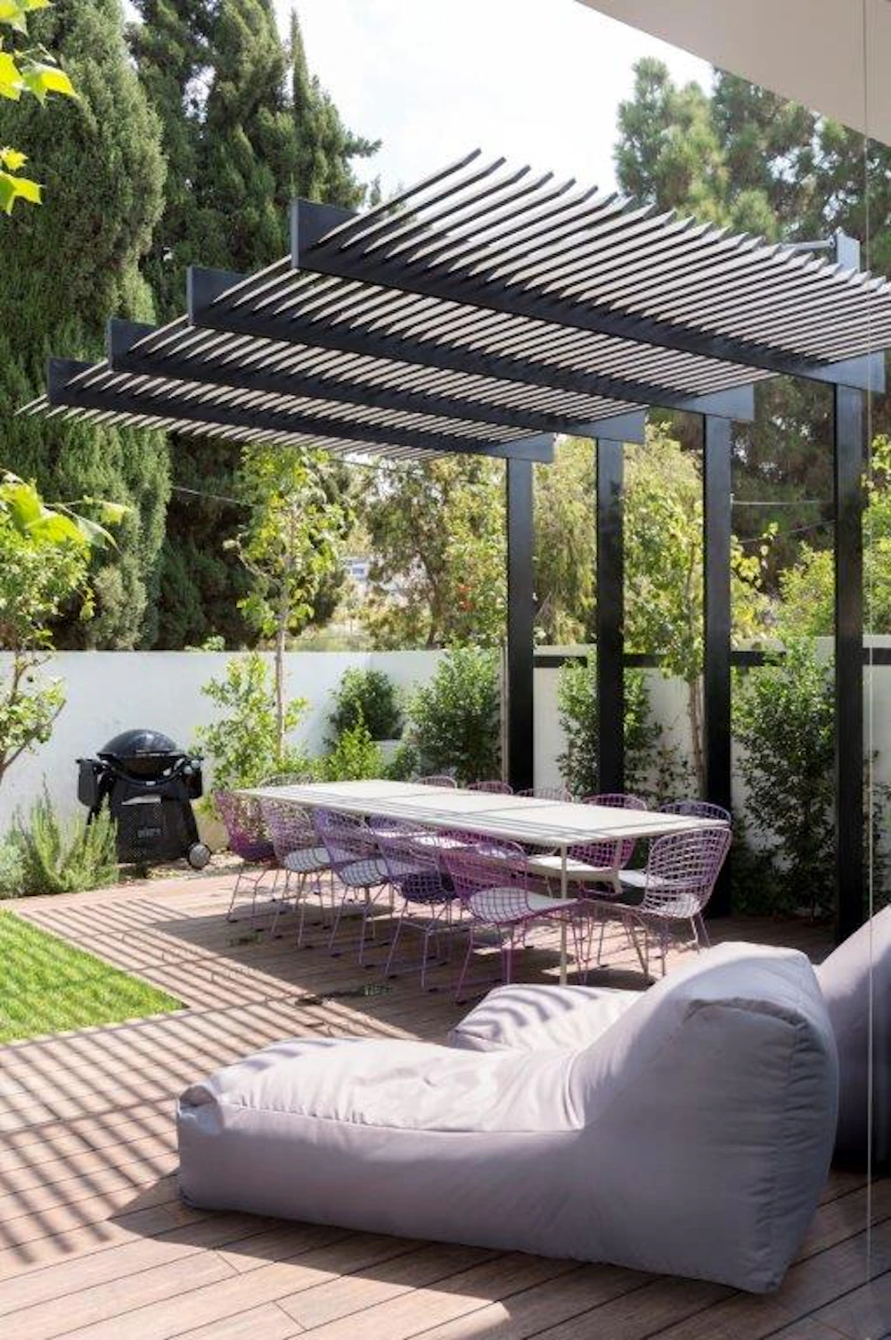 פרגולה שחורה