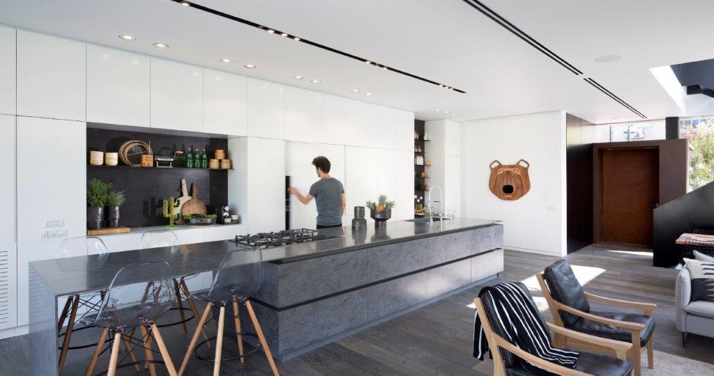 ×××× ××××× × ×©×××¨ ××××